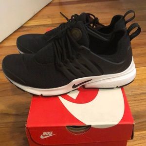 NIKE Air Presto